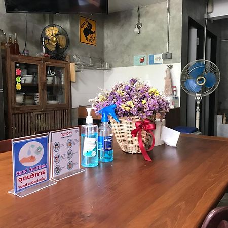 Baan Lung Poshtel Hostel เชียงใหม่ ภายนอก รูปภาพ